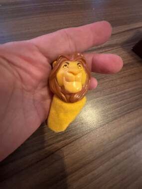 Vintage 1995 Disney Lion King Mufasa Burger King Finger Puppet Toy